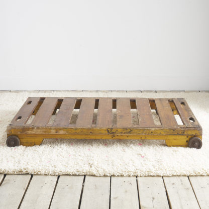Ancien chariot industriel. table basse