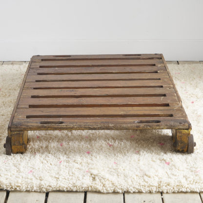Ancien chariot industriel. table basse