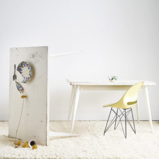 Table 'Tolix' blanche xavier pauchard