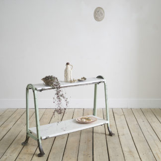 Etagère aux plateaux en marbre