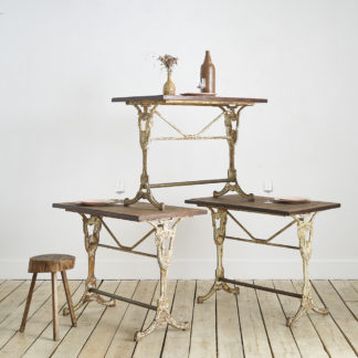 tables de bistrot du début du siècle XIXème