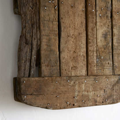 Planches décoratives et étagère primitive