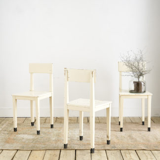 Trio de chaises vintage en bois peint