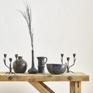Composition d’objets uniques et artisanaux.