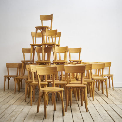Lot de 40 chaises “Baumann”