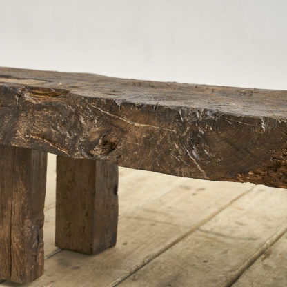 Grande table basse primitive