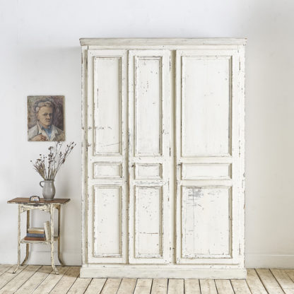 Ancienne grande armoire en bois début XXème.