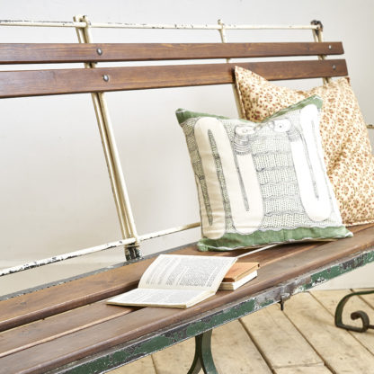 Long banc en métal