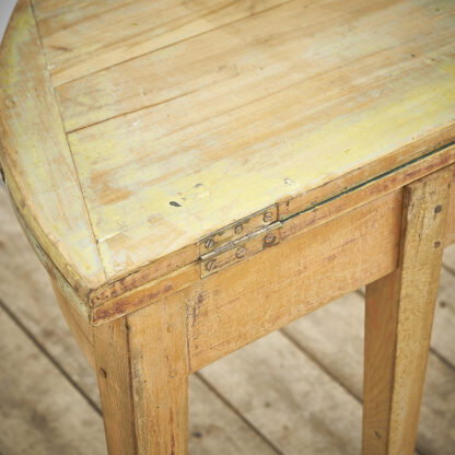 Table demi-lune