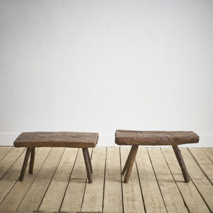 Duo de tables primitives set of primitive tables