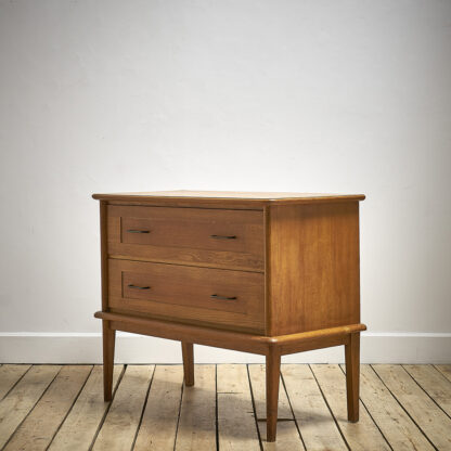 Jolie commode des années 60 chêne