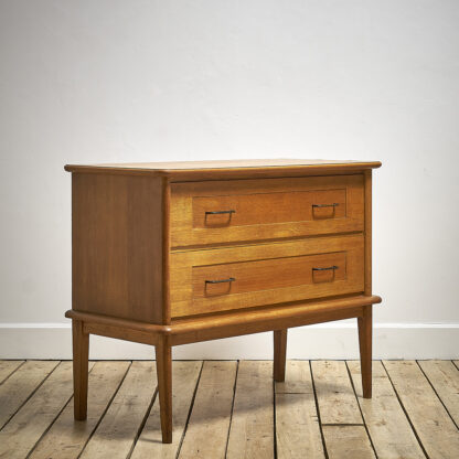 Jolie commode des années 60 chêne