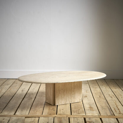 table basse Ligne Roset en travertin.