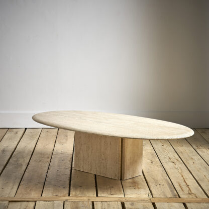 table basse Ligne Roset en travertin.