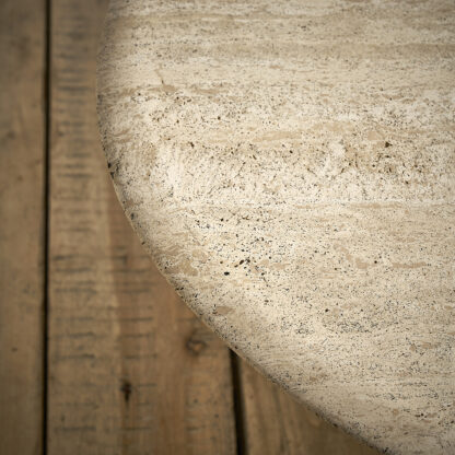 table basse Ligne Roset en travertin.