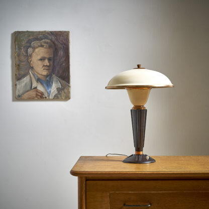 Lampe de bureau dessinée par Eileen Gray pour Jumo