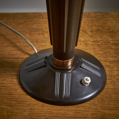 Lampe de bureau dessinée par Eileen Gray pour Jumo