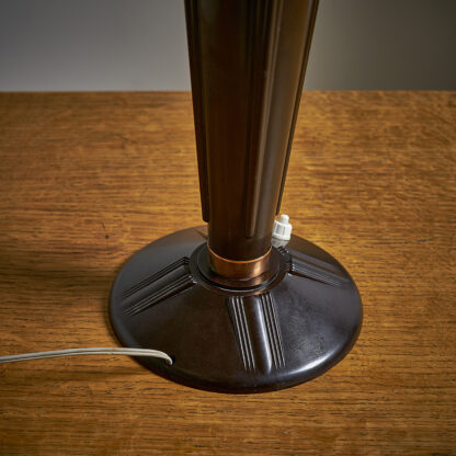 Lampe de bureau dessinée par Eileen Gray pour Jumo