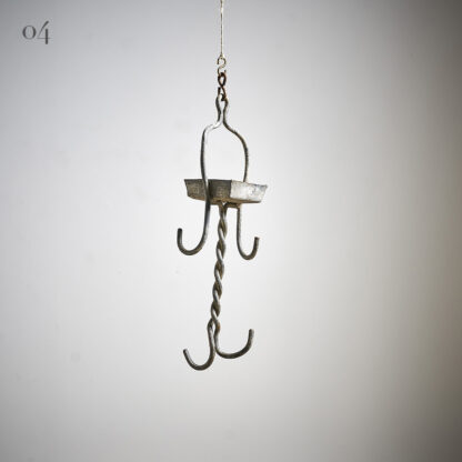 Anciens petits vestiaires de mineurs en acier.
