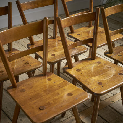 Chaises dessinées par Adolf Gustaf Schneck, de la fabrique allemande « Metzendorf »