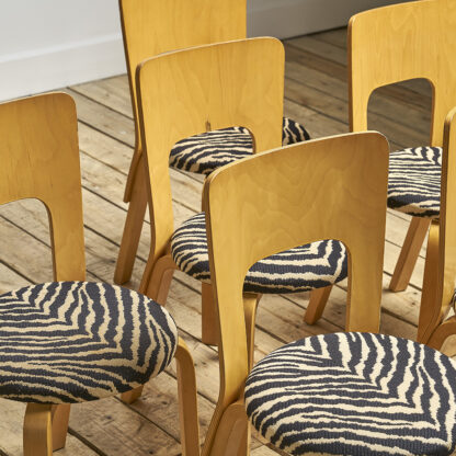 Chaises du modèle 66 d'Alvar Aalto éditée par Artek