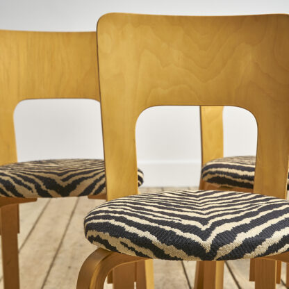 Chaises du modèle 66 d'Alvar Aalto éditée par Artek