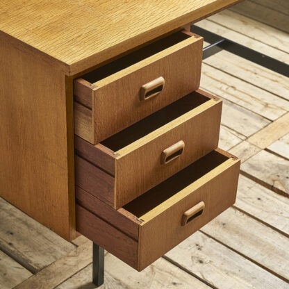 Bureau 1960