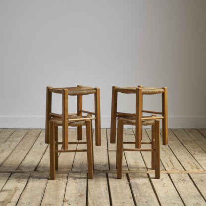 Tabourets paillés