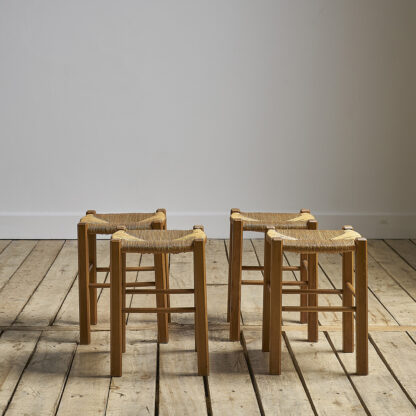 Tabourets paillés