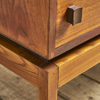 Commode moderniste
