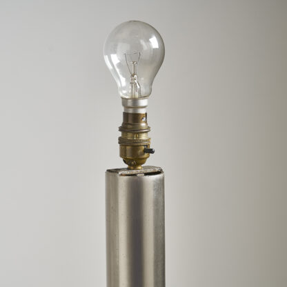 Pied de lampe moderne Mallet stevens