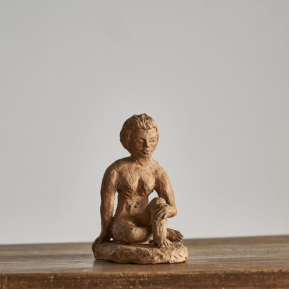 Femme nue sculpture terre cuite