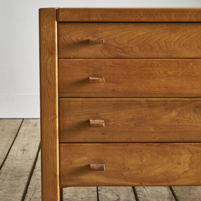 Commode Maison Regain à 4 tiroirs.