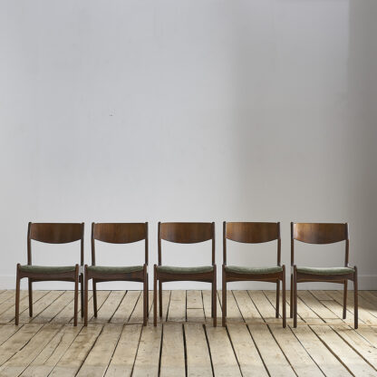 Serie de 5 chaises scandinaves