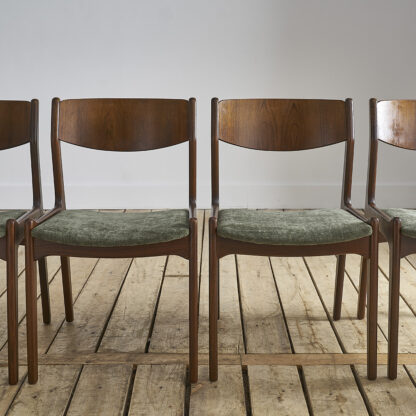 Serie de 5 chaises scandinaves
