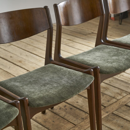 Serie de 5 chaises scandinaves