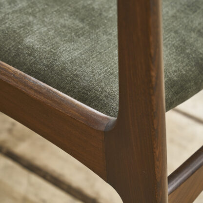 Serie de 5 chaises scandinaves