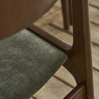 Serie de 5 chaises scandinaves