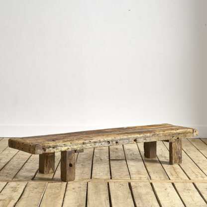 Petite table basse primitive