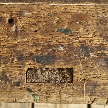 Petite table basse primitive