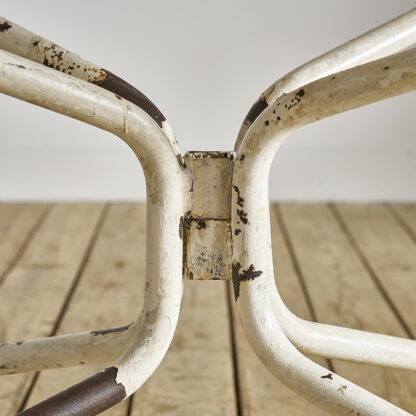 René Malaval, table de jardin des années 50 en métal perforé