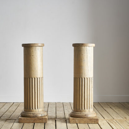 Paire de colonnes cannelées