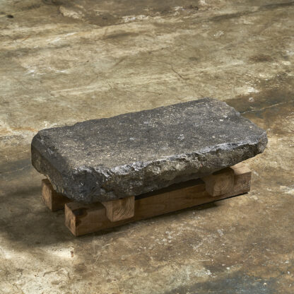 Table basse en pierre