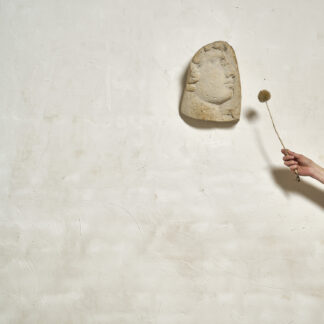 Profil d’homme d’après l’Antique. Bas relief en pierre calcaire.