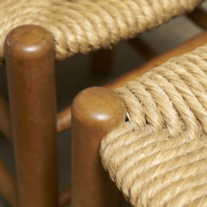Suite de 4 chaises paillées, vers 1950. pieds rondins et assises paillées
