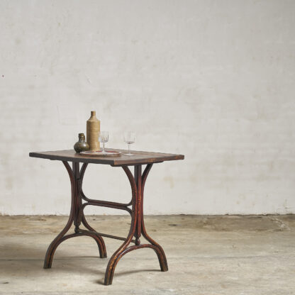 Table bistrot