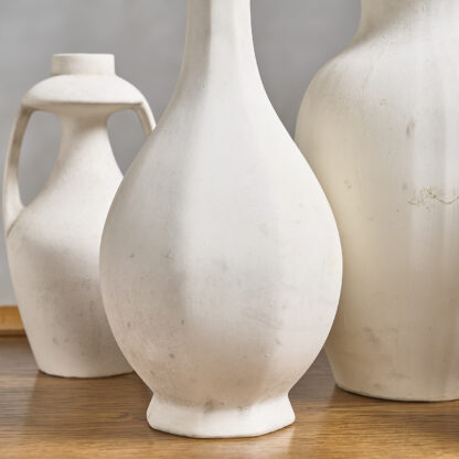 Série de vases en biscuit