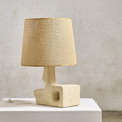 Grande lampe en pierre calcaire