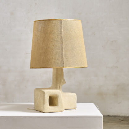 Grande lampe en pierre calcaire