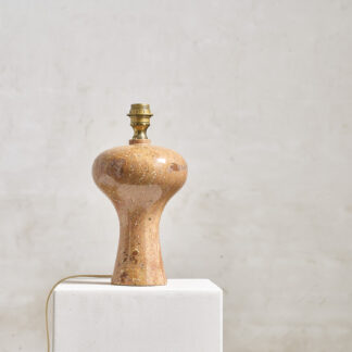 lampe en marbre rouge